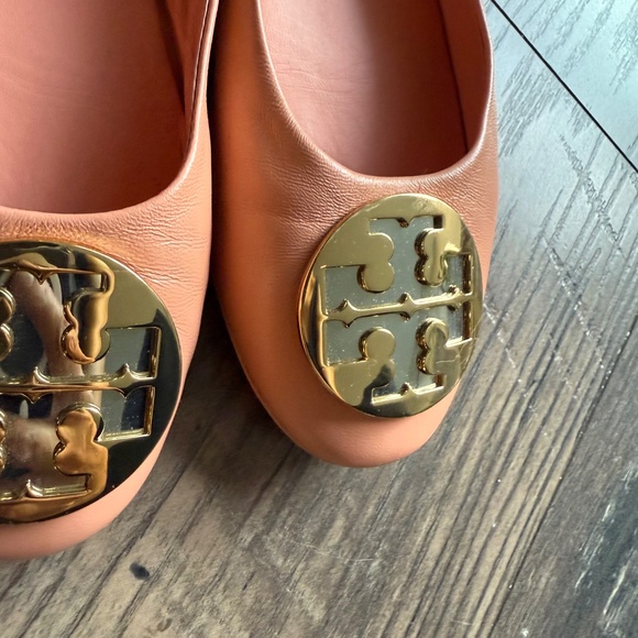 Tory Burch Claire Ballet Women's Flat Leather Shoes (Sweet Tooth / Gold) Size 6. - Picture 2 of 10